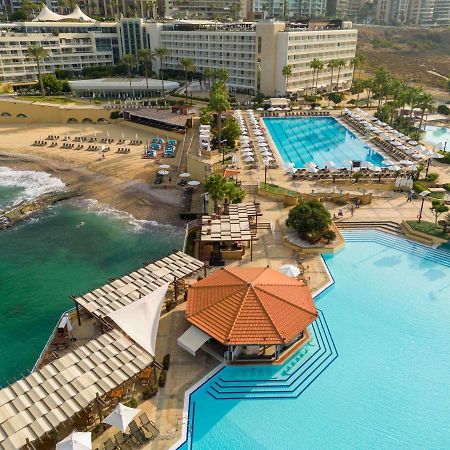 Moevenpick Hotel Beirut Bagian luar foto