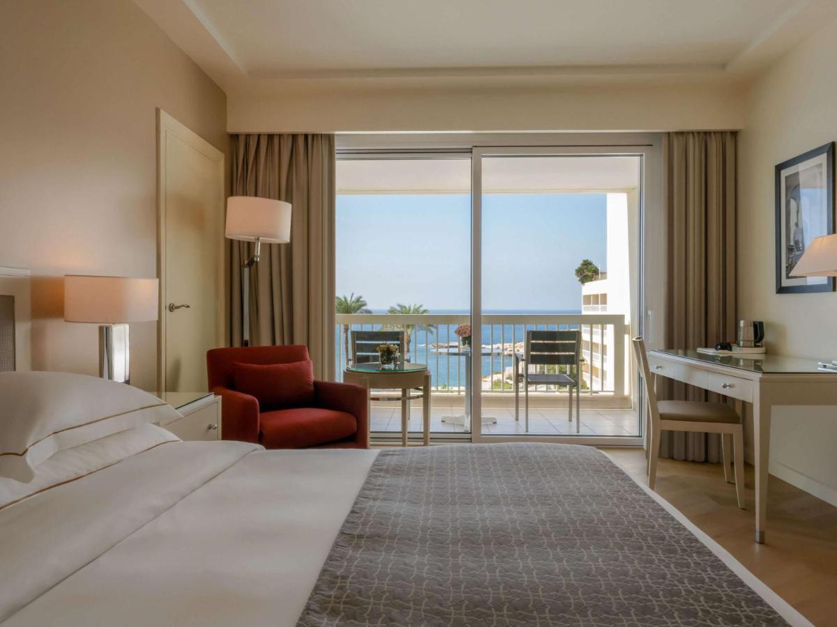 Moevenpick Hotel Beirut Bagian luar foto