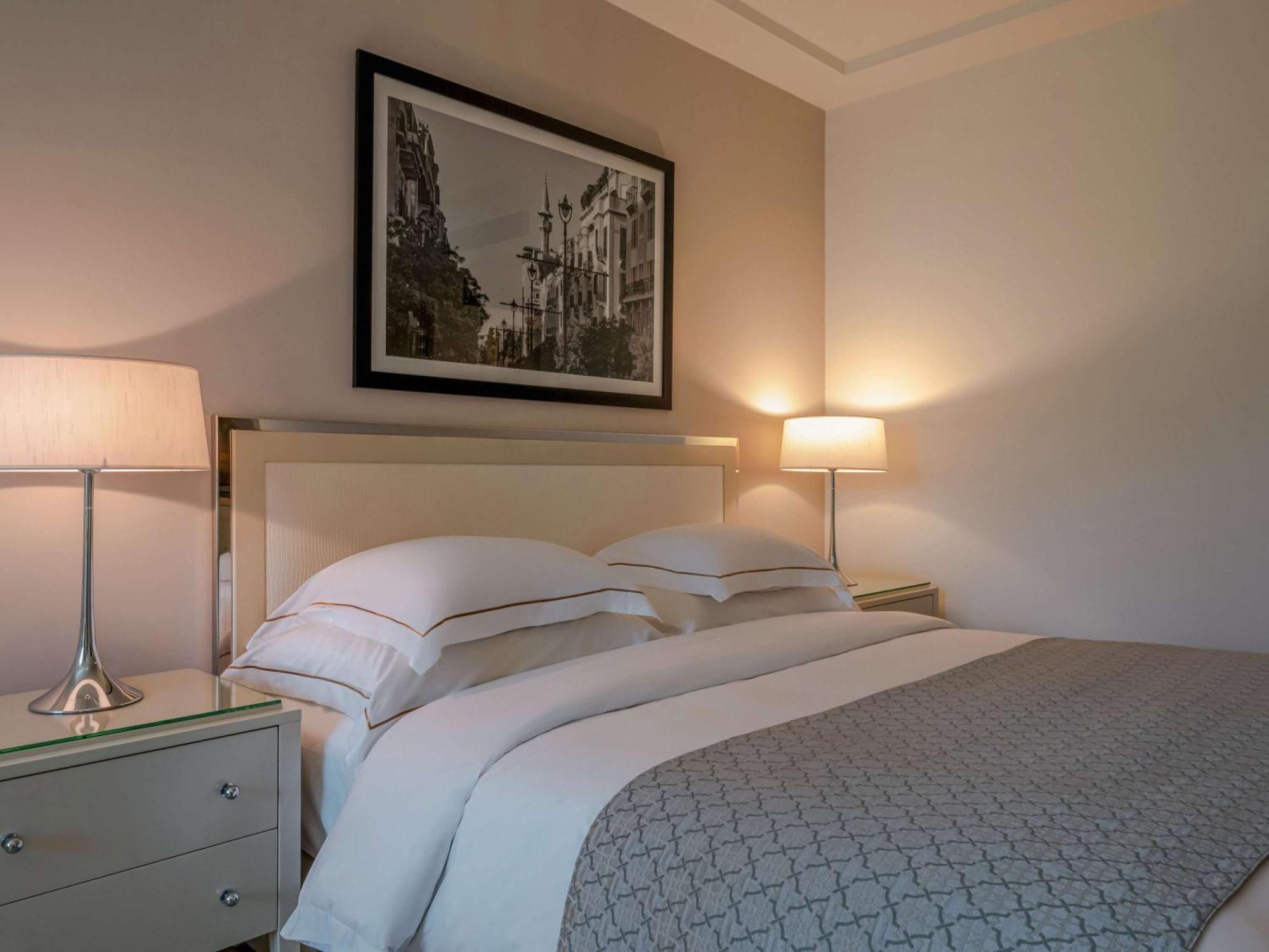 Moevenpick Hotel Beirut Bagian luar foto