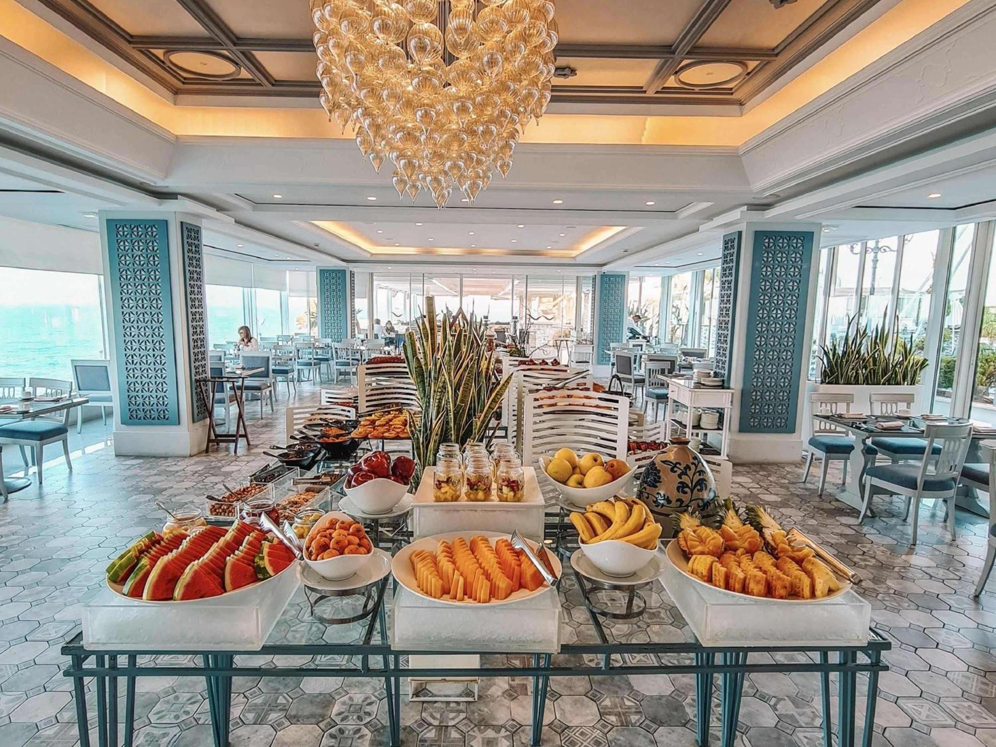 Moevenpick Hotel Beirut Bagian luar foto