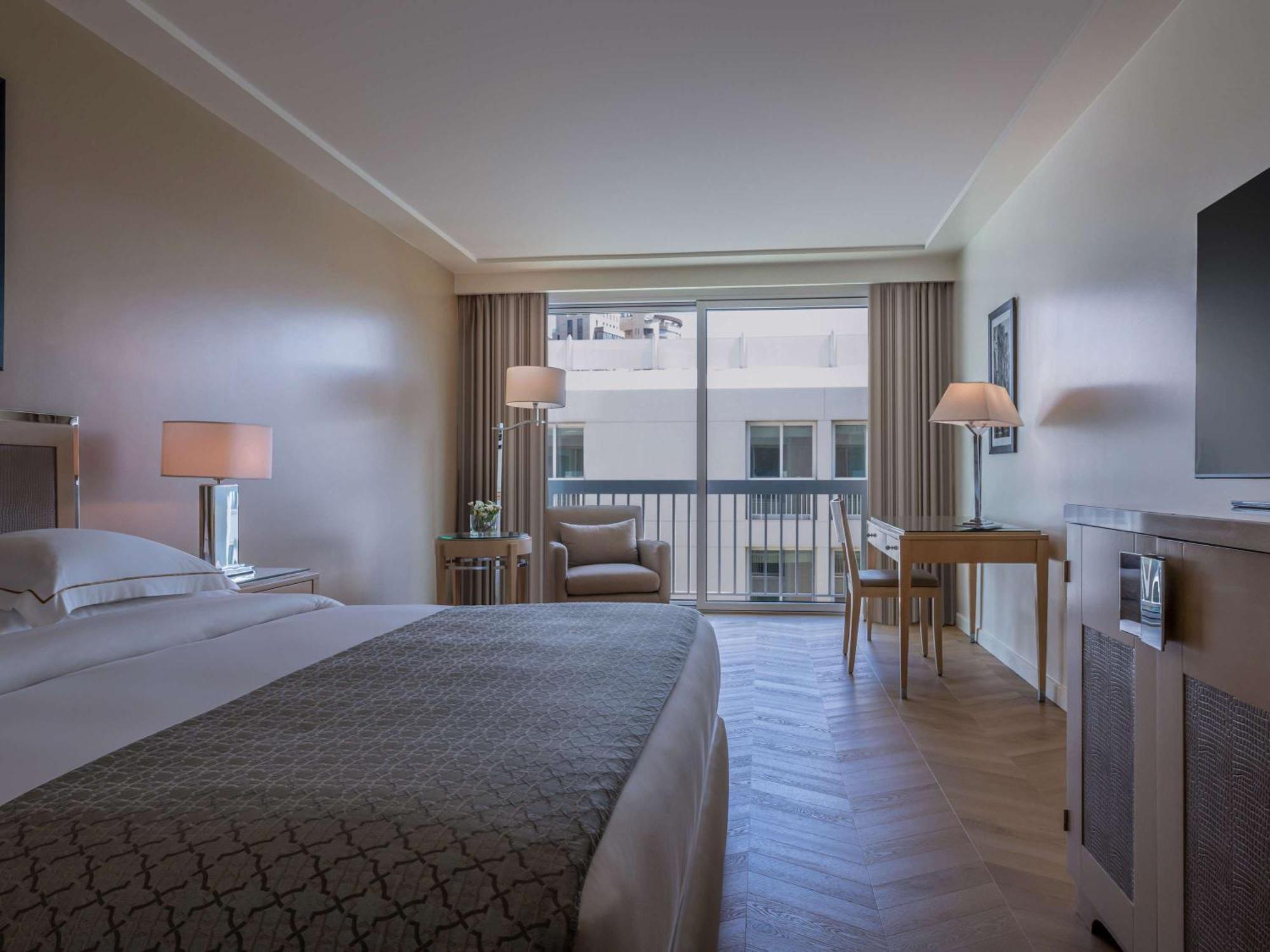 Moevenpick Hotel Beirut Bagian luar foto