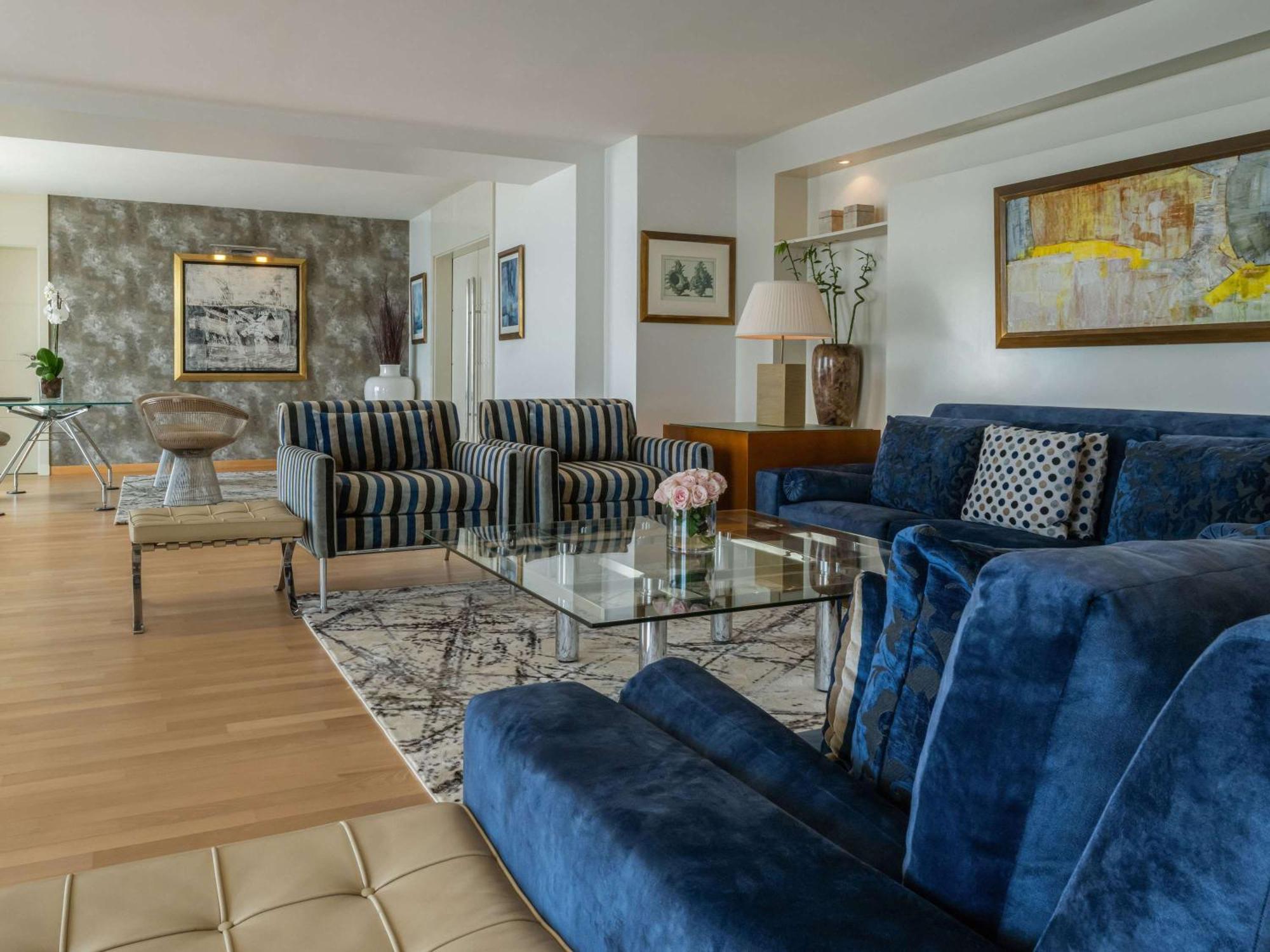 Moevenpick Hotel Beirut Bagian luar foto