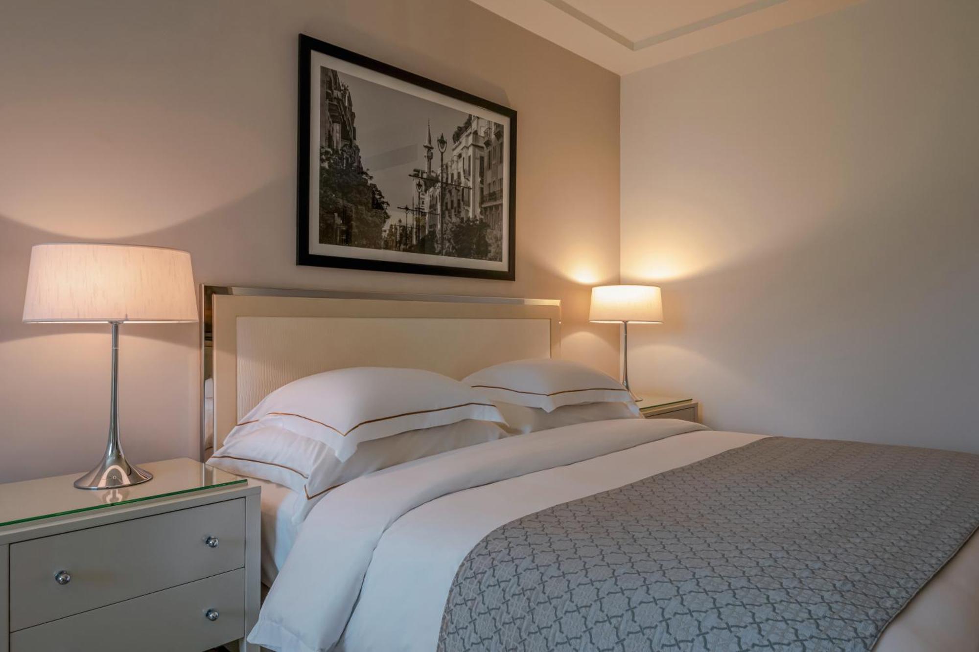 Moevenpick Hotel Beirut Bagian luar foto