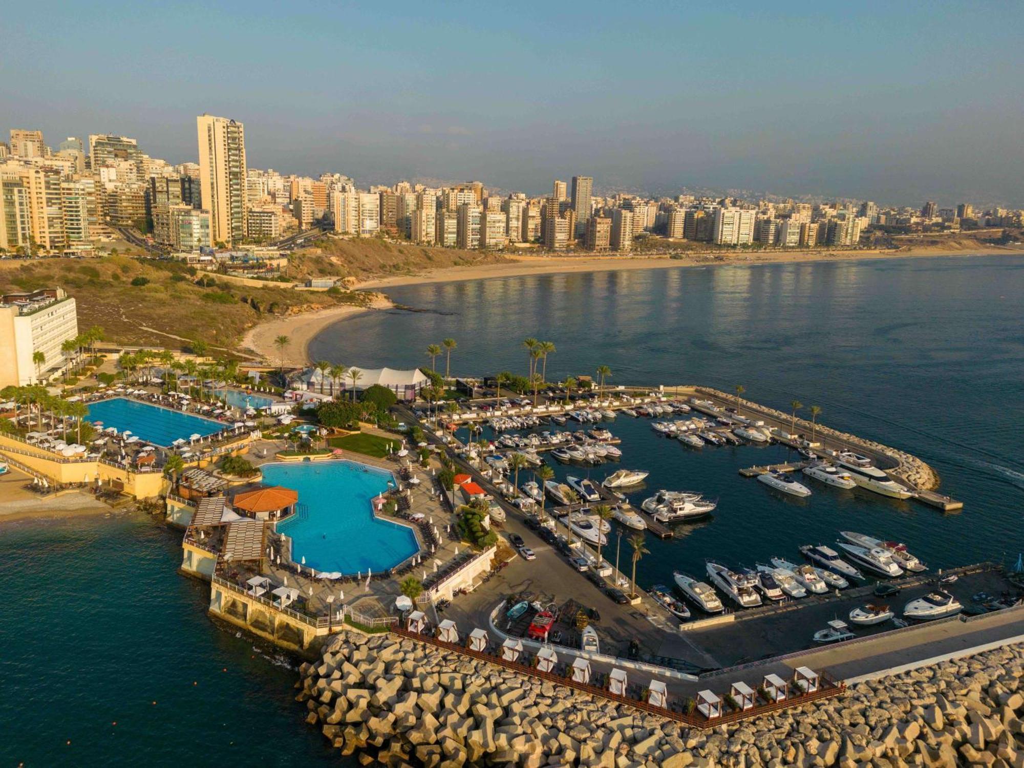 Moevenpick Hotel Beirut Bagian luar foto