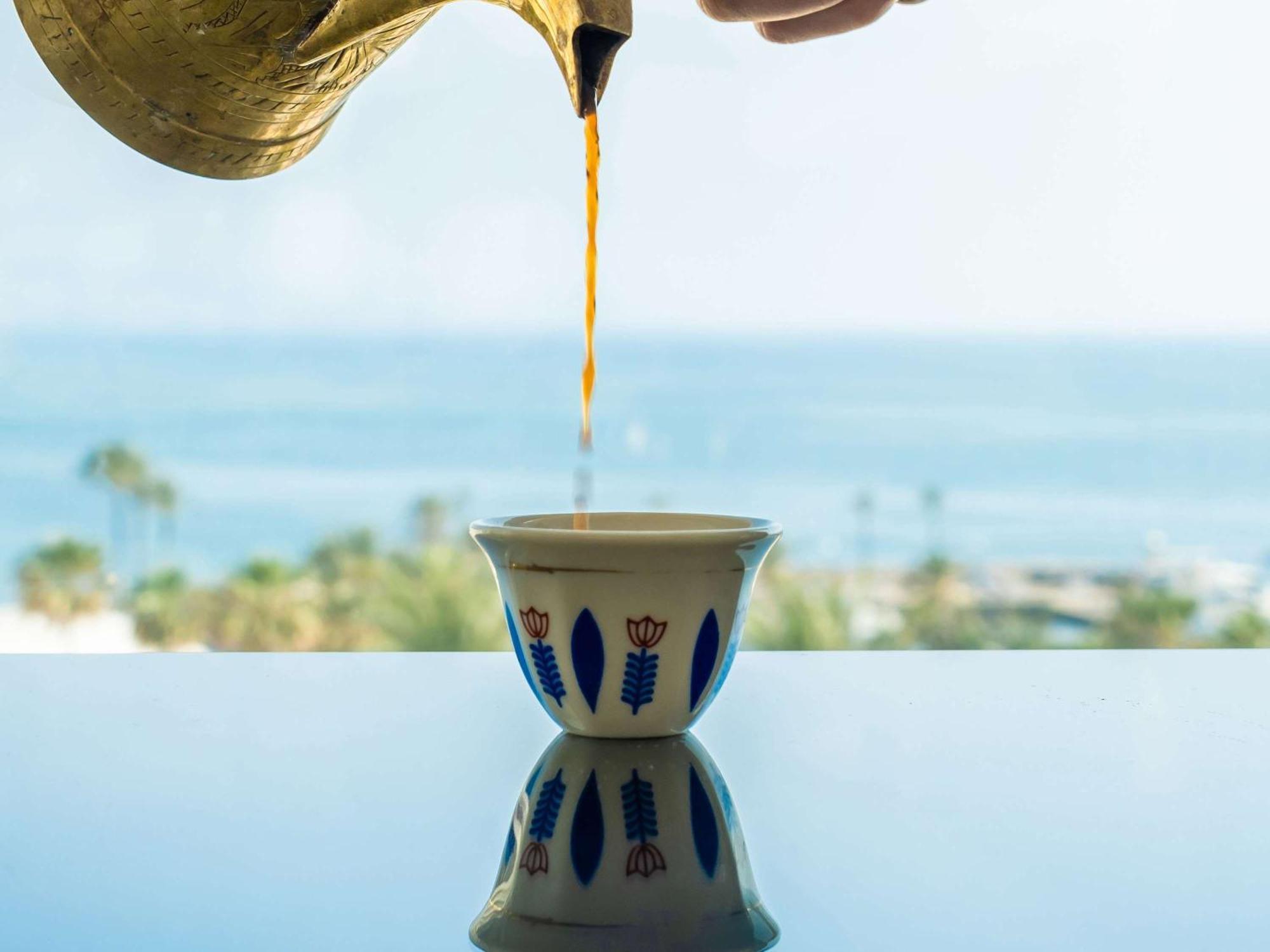 Moevenpick Hotel Beirut Bagian luar foto