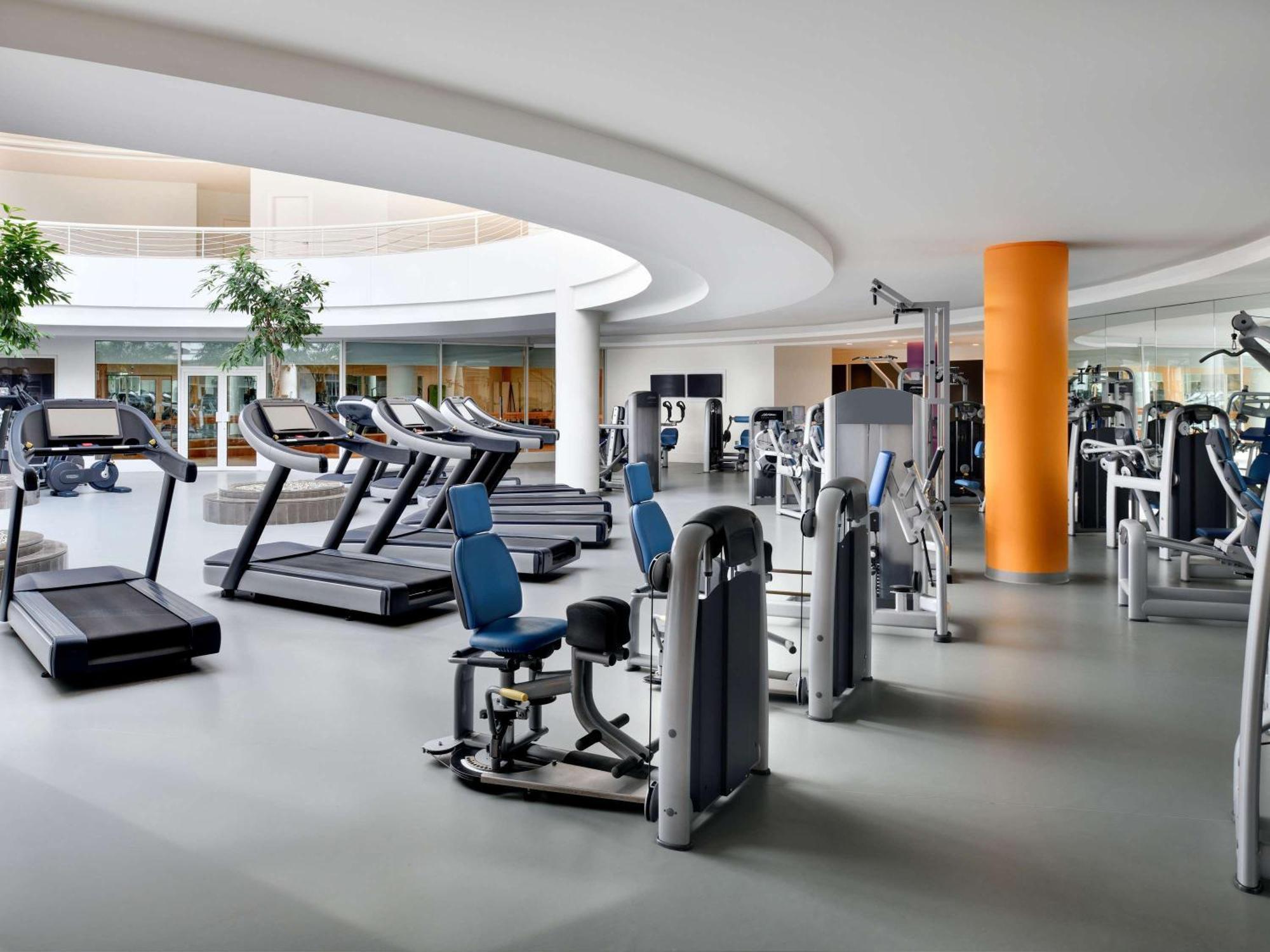 Moevenpick Hotel Beirut Bagian luar foto
