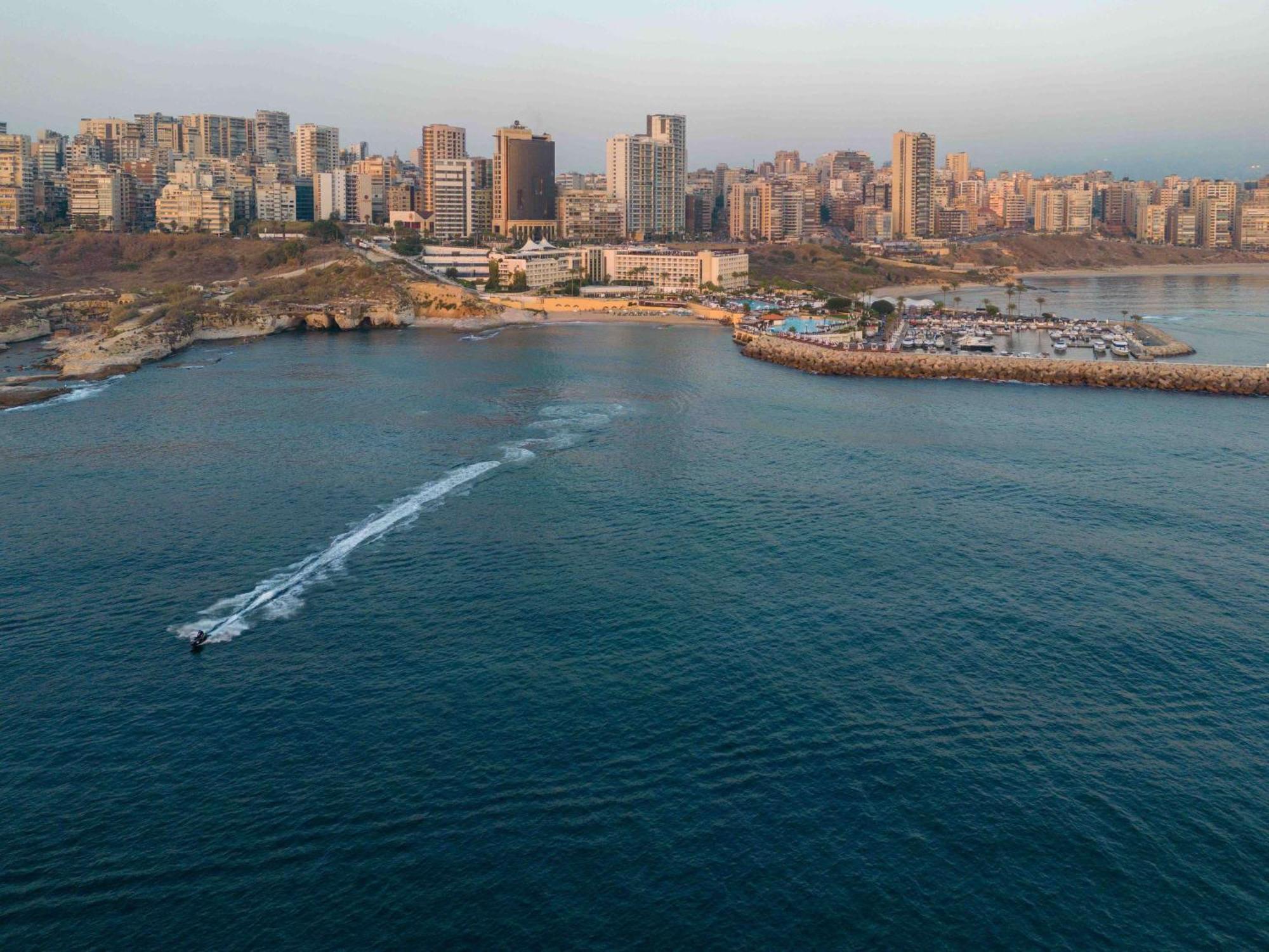 Moevenpick Hotel Beirut Bagian luar foto